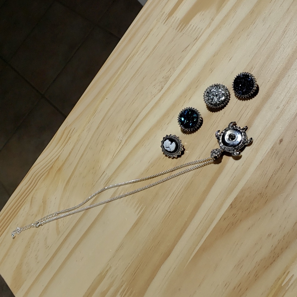 Turtle Necklace With Interchangeable Snap Ons. - image 2